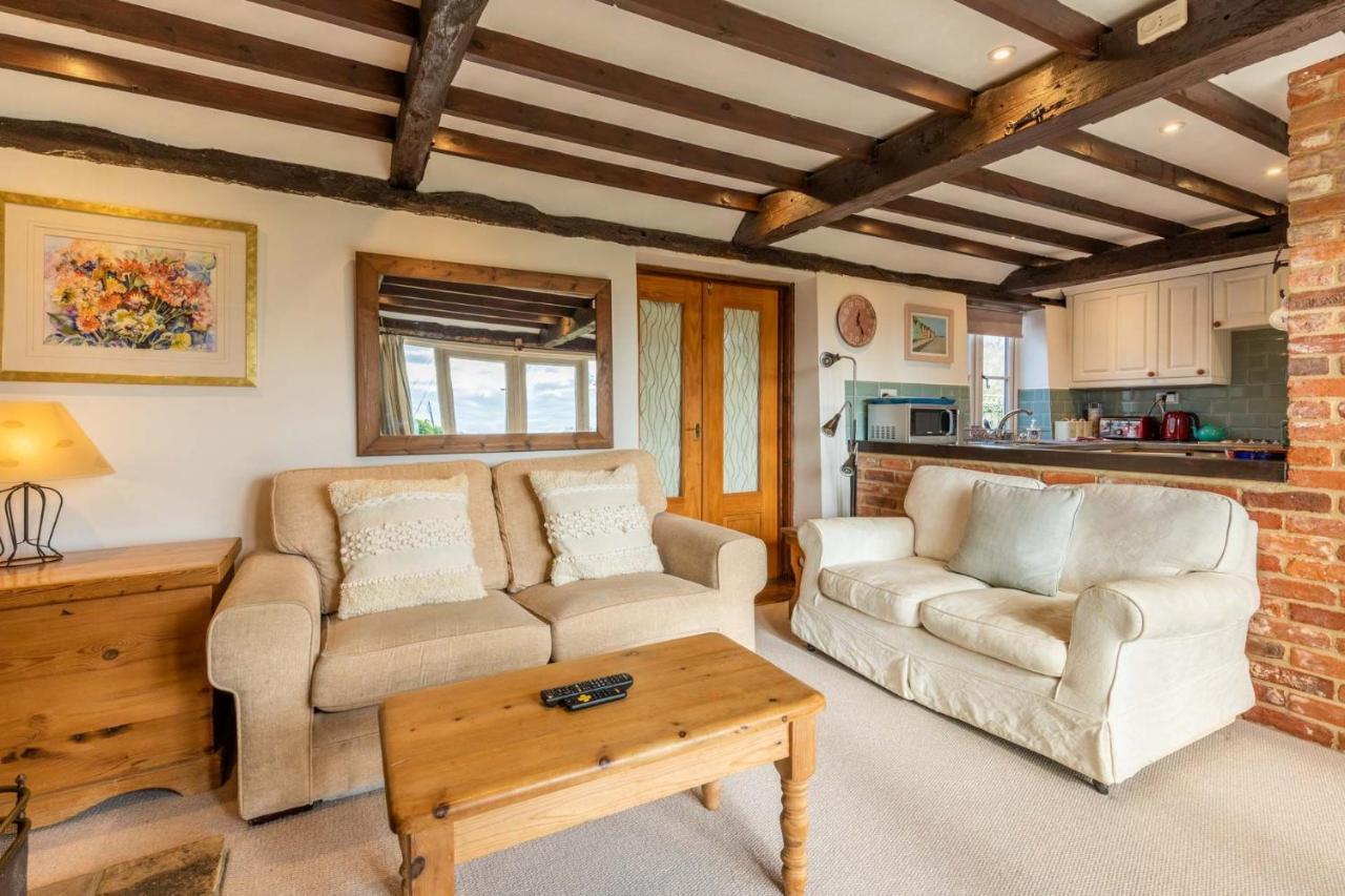 Host & Stay - Woodfalls Barn Burgh and Tuttington Eksteriør billede