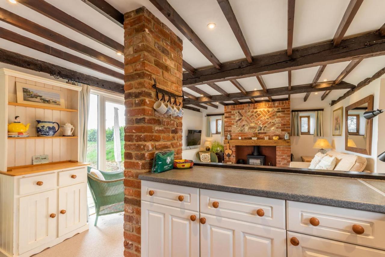 Host & Stay - Woodfalls Barn Burgh and Tuttington Eksteriør billede